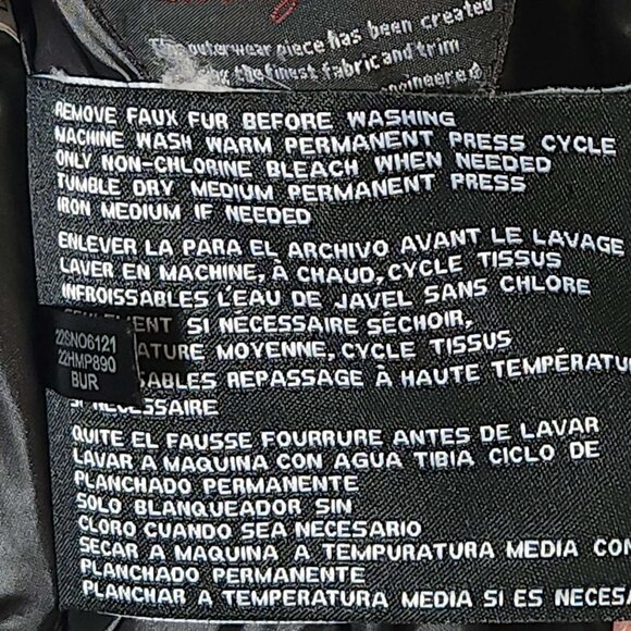 Guess burgundy puffer coat Women's small Removable fur-lined hood Zipper pockets - Picture 13 of 16